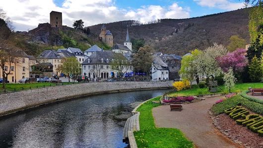 Schmaach Ëm De Séi A Méi